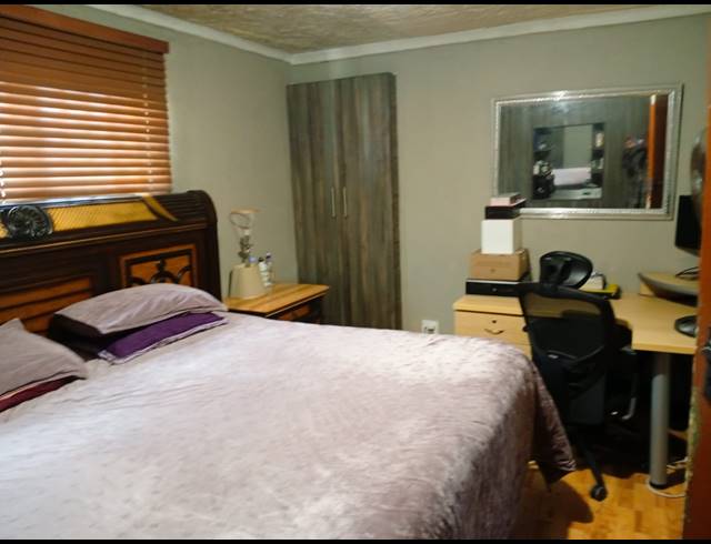 3 BEDROOM FREEHOLD FOR SALE IN ILITHA PARK